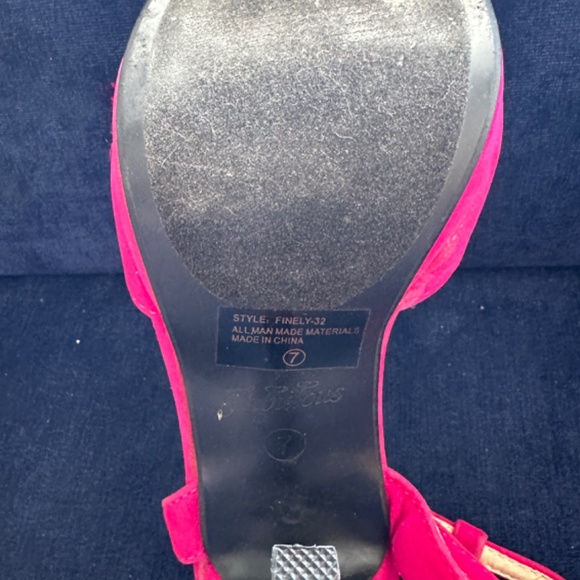 Fuchsia Heels $25 - Picture 3 of 5